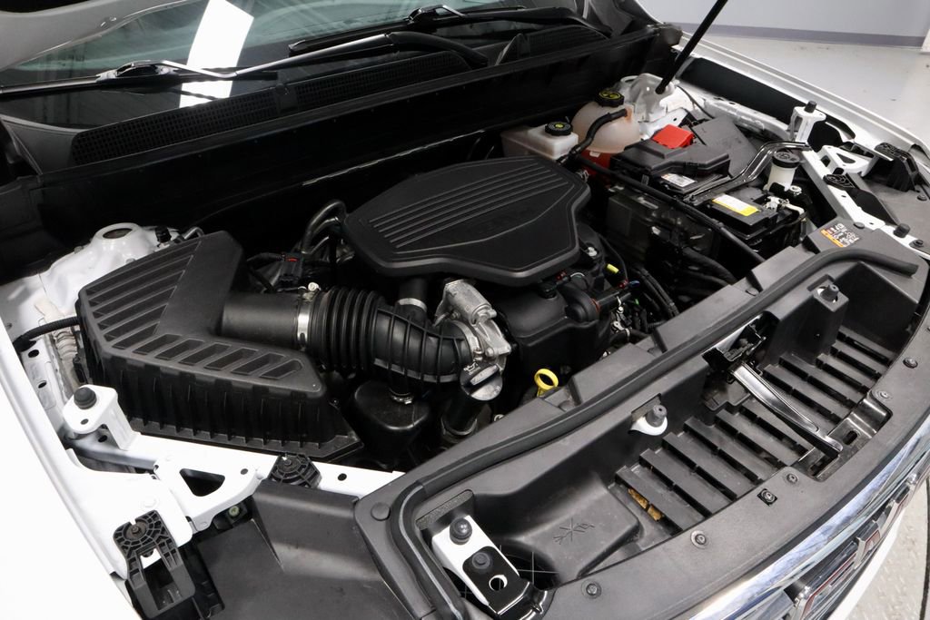 Used 2023 GMC Acadia SLT image 18