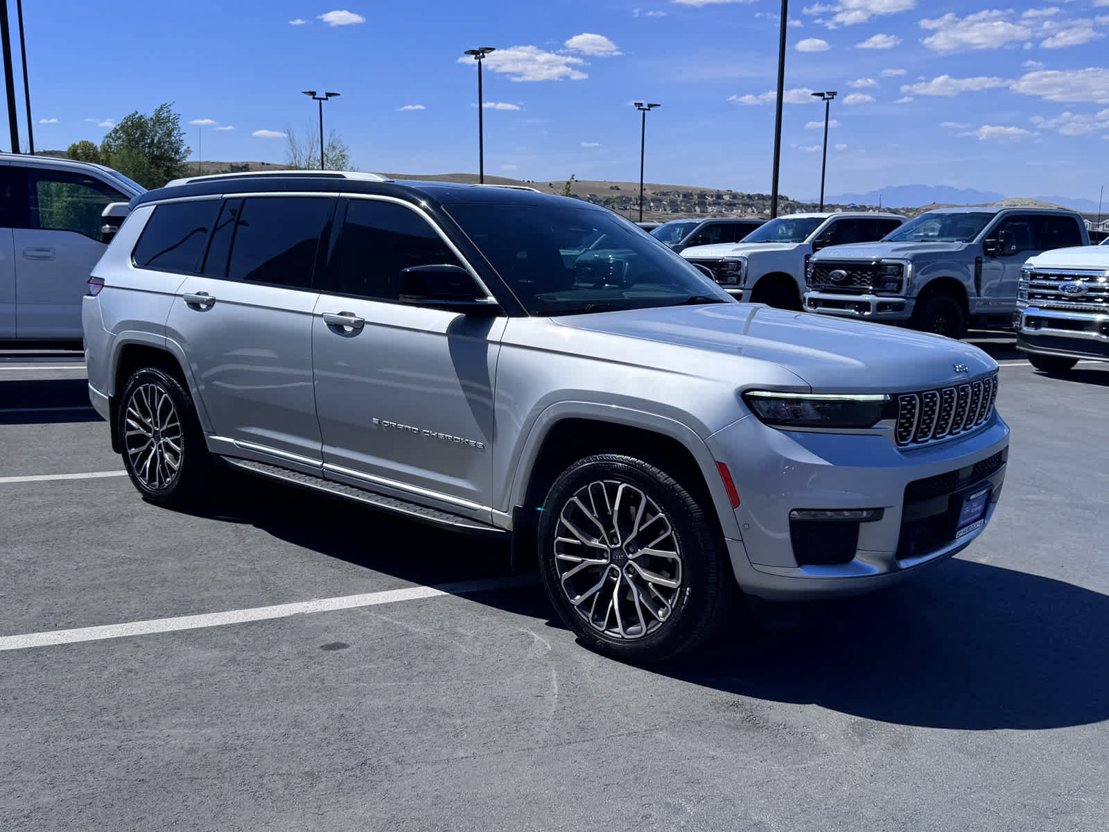 Used 2022 Jeep Grand Cherokee L Summit AWD/4WD image 4