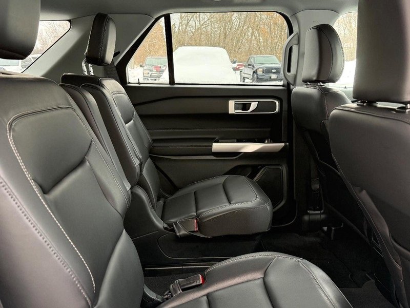 Certified 2023 Ford Explorer XLT w/ Equipment Group 202A image 9