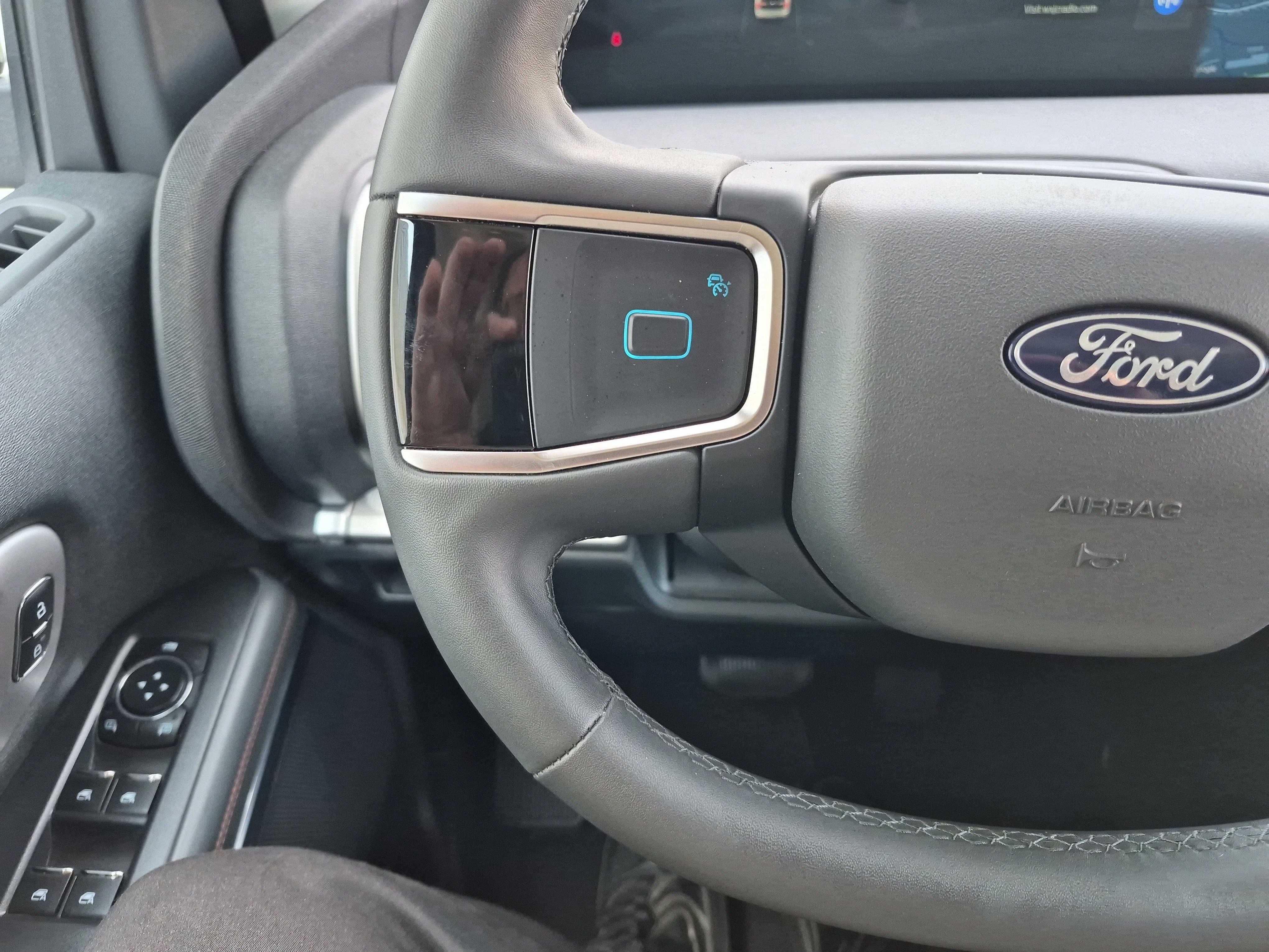 Certified 2025 Ford Expedition Active image 25