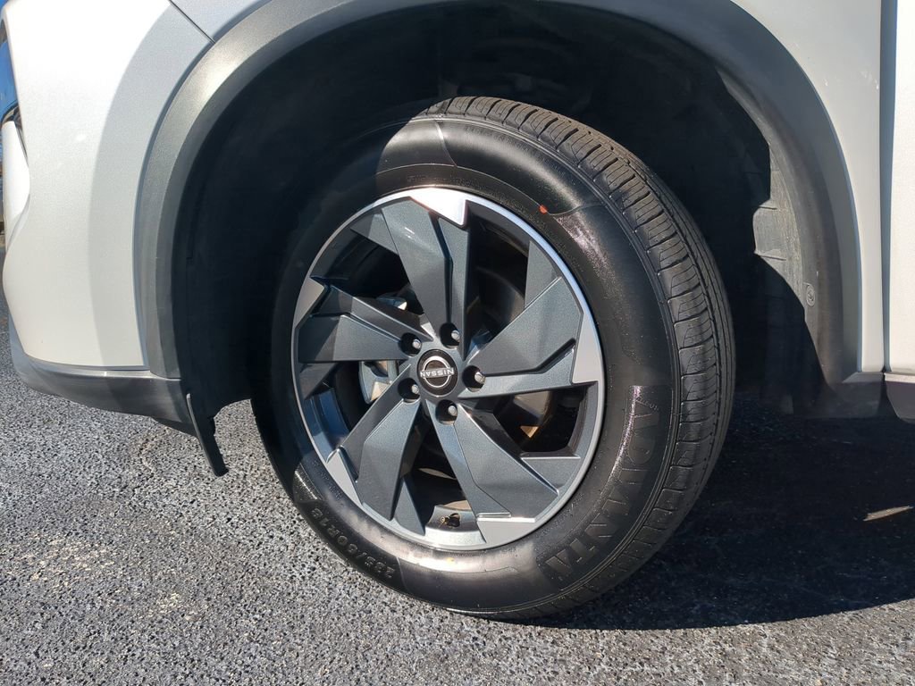 Used 2024 Nissan Rogue SV AWD/4WD image 35