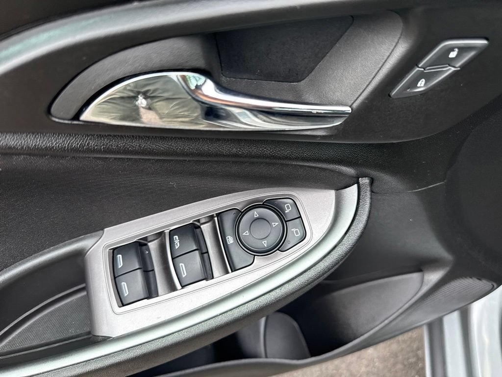 Used 2024 Chevrolet Malibu LT FWD image 16
