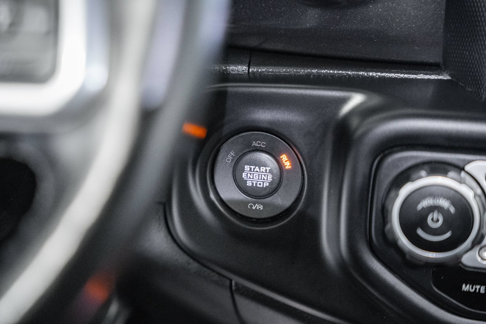 Used 2021 Jeep Wrangler Unlimited Sahara AWD/4WD image 31