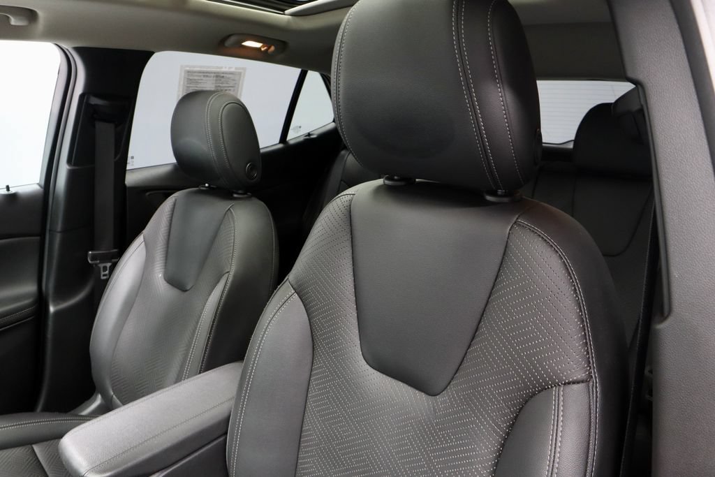 Used 2023 Buick Encore GX Essence w/ Experience Buick Package AWD/4WD image 26