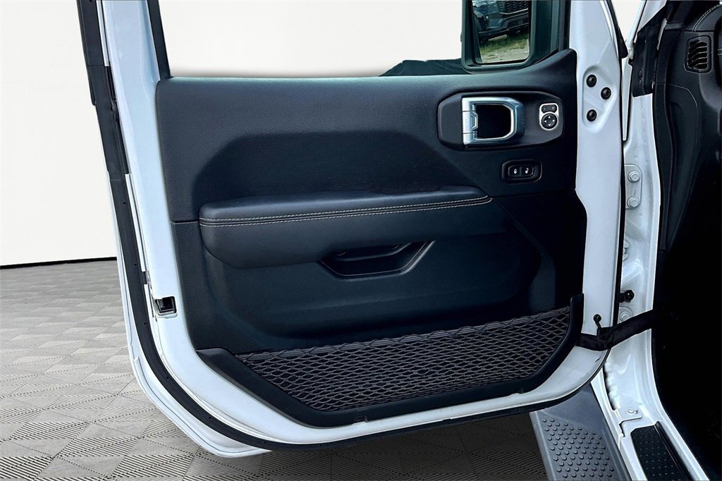 Used 2022 Jeep Wrangler Unlimited Sahara w/ Cold Weather Group image 23