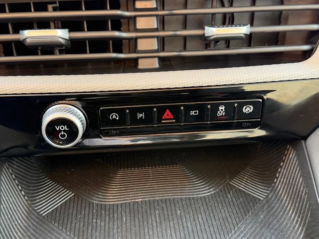 Certified 2025 Ford Explorer Active AWD/4WD image 7