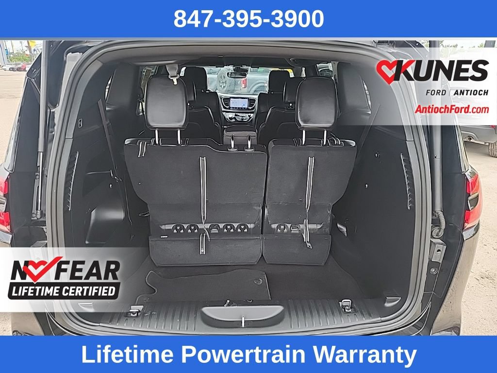 Used 2025 Chrysler Pacifica Select FWD image 35