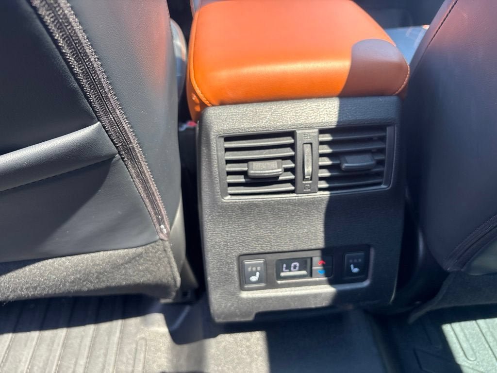 Used 2022 Mitsubishi Outlander SEL AWD/4WD image 18