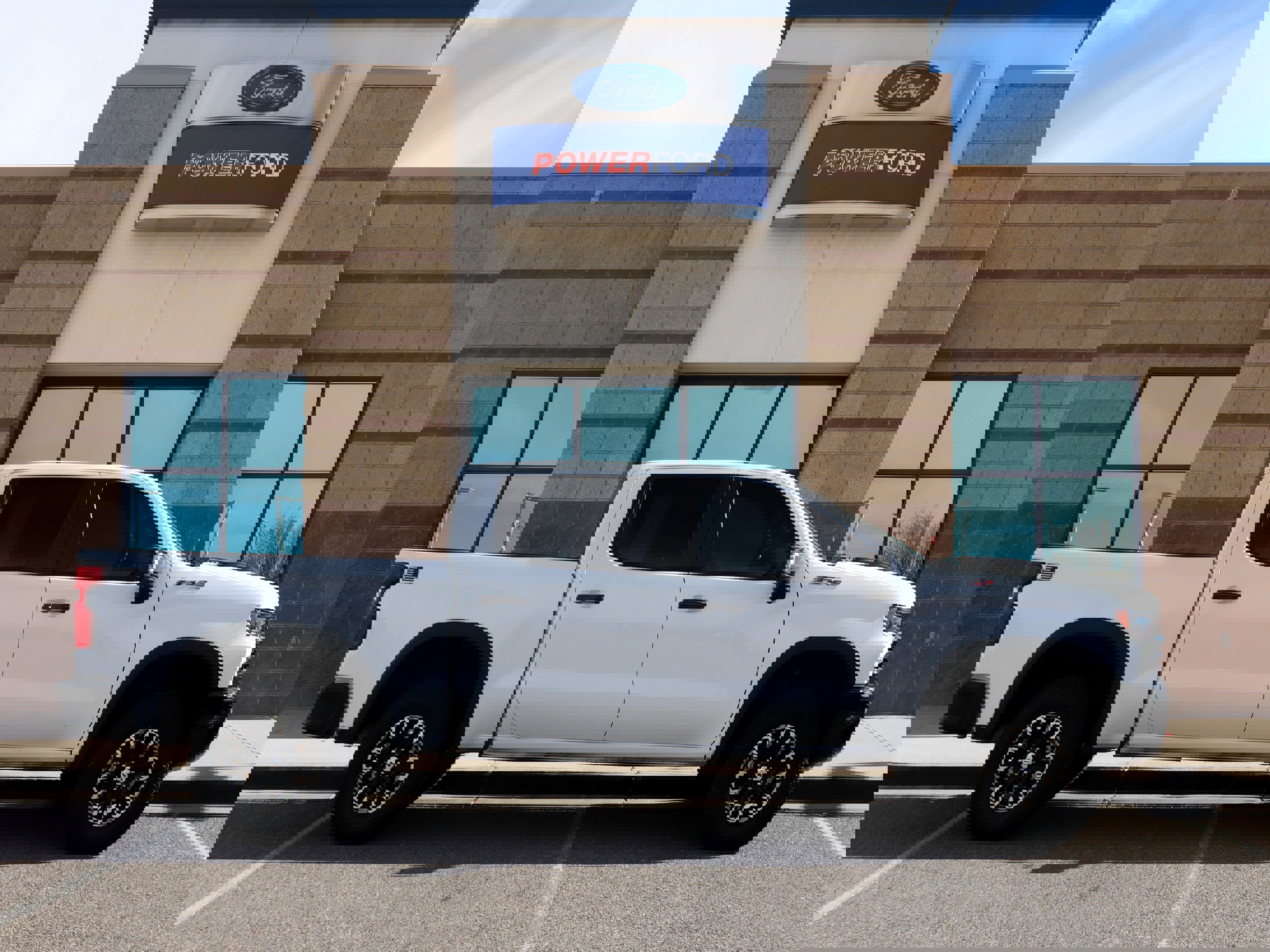 Used 2023 Chevrolet Silverado 1500 ZR2 w/ Technology Package image 7