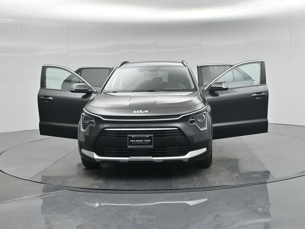 Used 2023 Kia Niro EX image 54