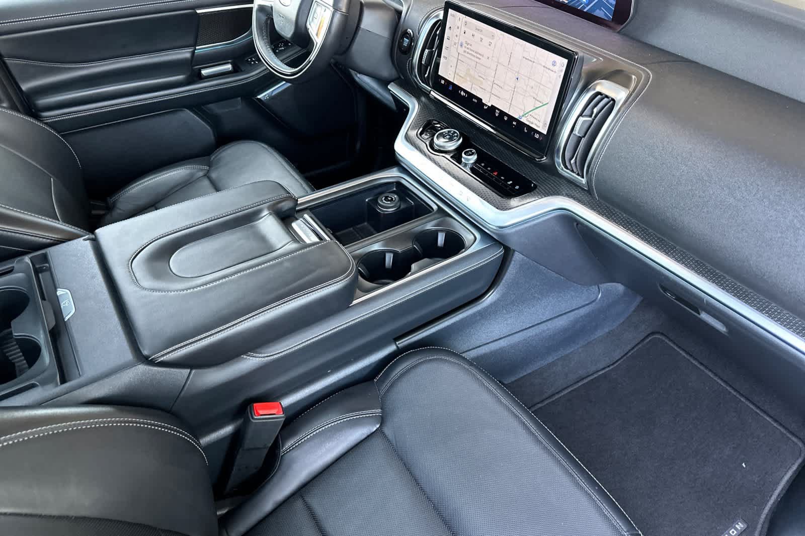 Certified 2025 Ford Expedition Max Platinum w/ Stealth Appearance Package AWD/4WD image 17