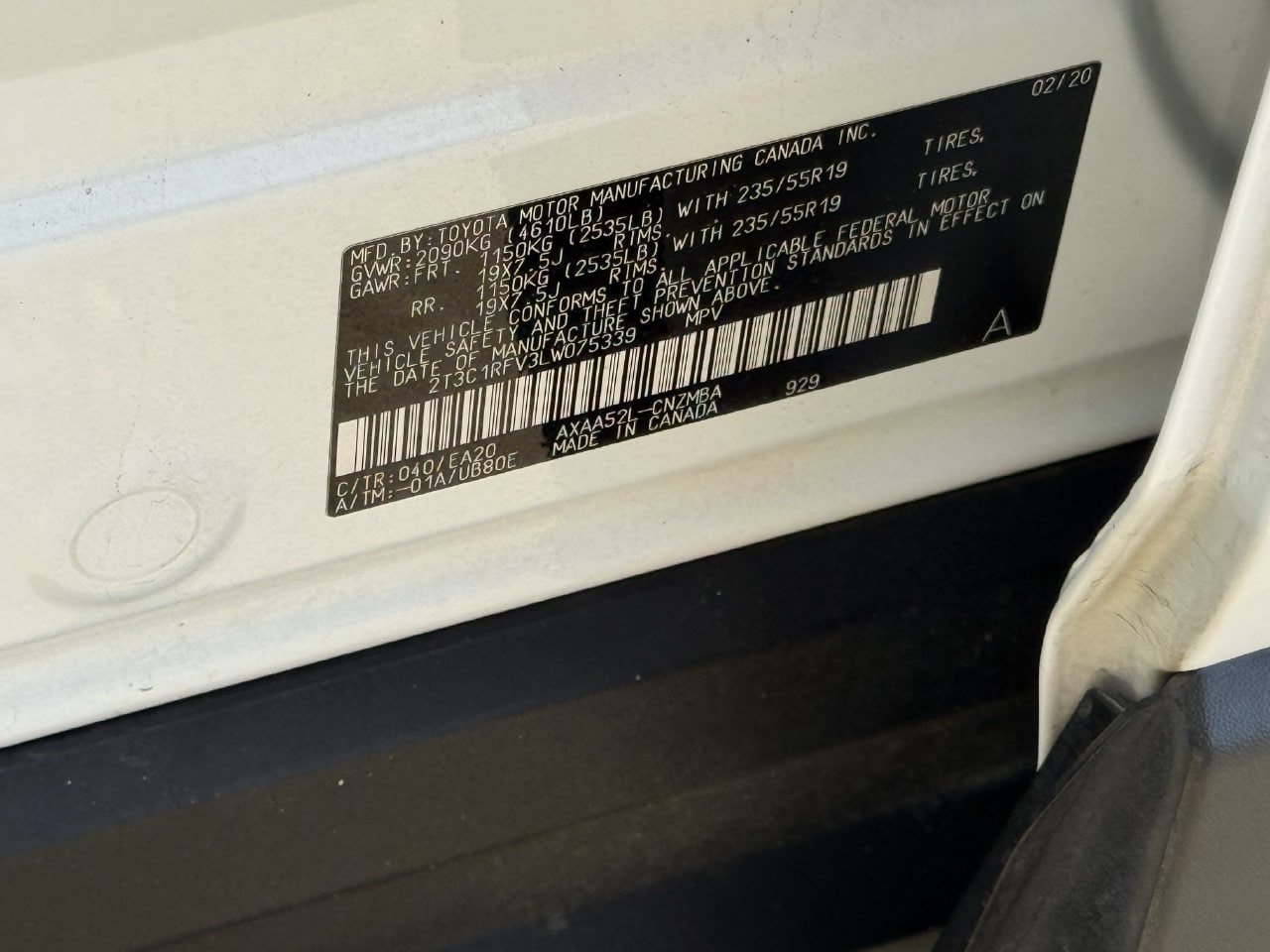 Used 2020 Toyota RAV4 XLE Premium FWD image 29