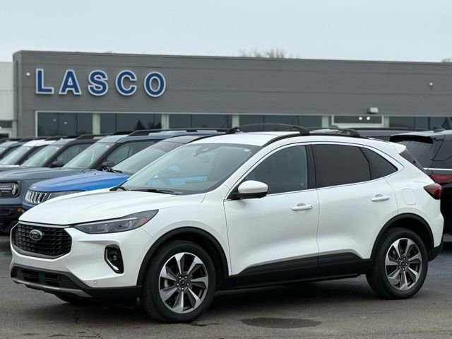 Certified 2023 Ford Escape Platinum AWD/4WD image 1