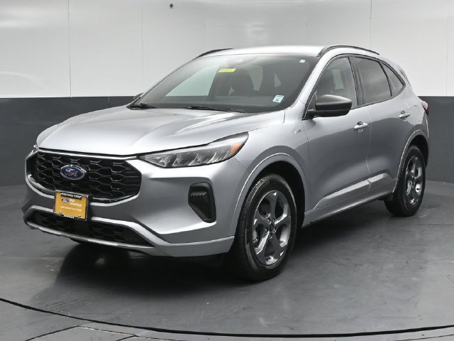 Certified 2024 Ford Escape ST-Line w/ Tech Pack #1 AWD/4WD image 3