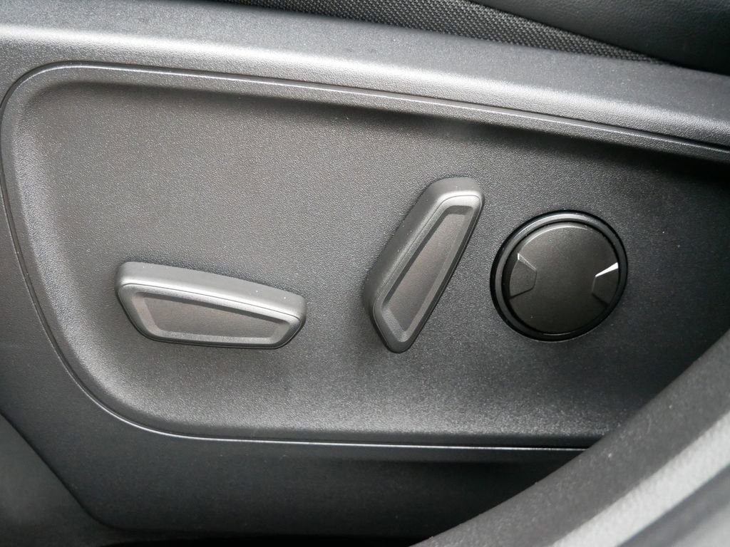 Certified 2025 Ford Escape ST-Line w/ Cold Weather Package image 15