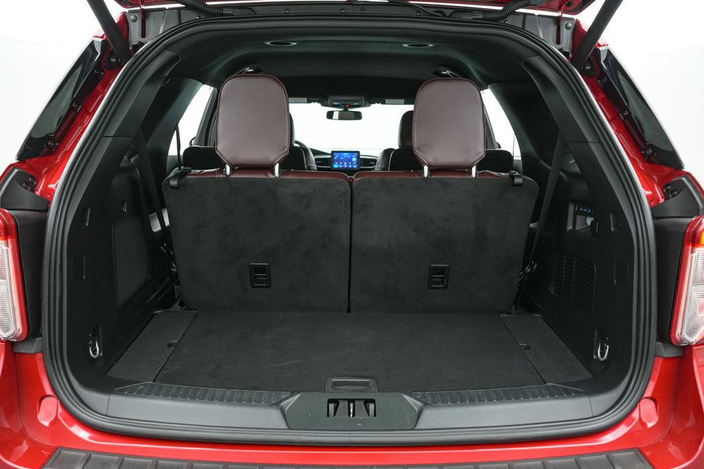 Certified 2023 Ford Explorer Platinum w/ Class IV Trailer Tow Package AWD/4WD image 22