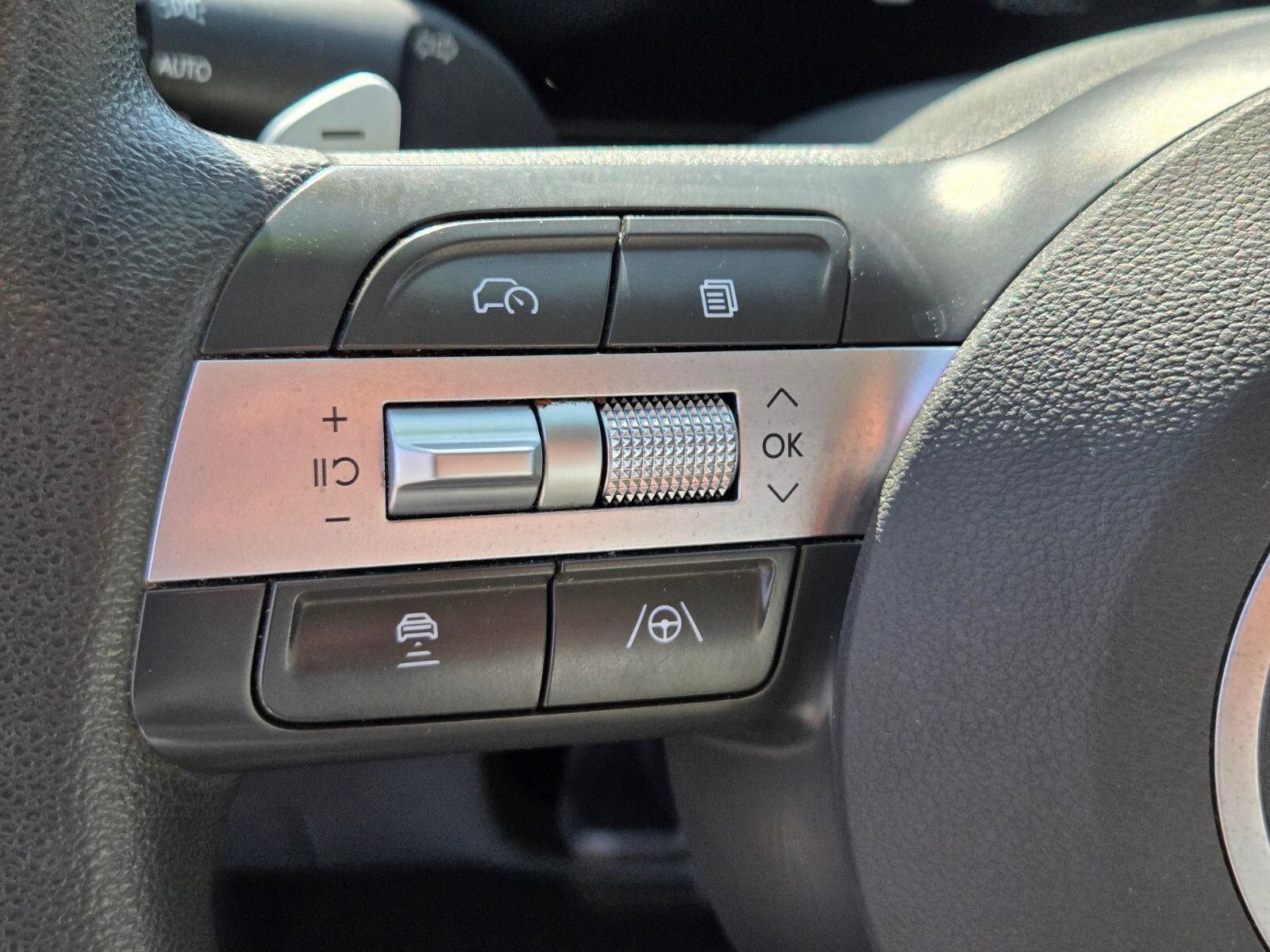 Used 2025 Hyundai Sonata SEL FWD image 19