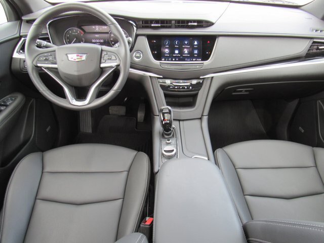 Used 2025 Cadillac XT6 Luxury FWD image 27