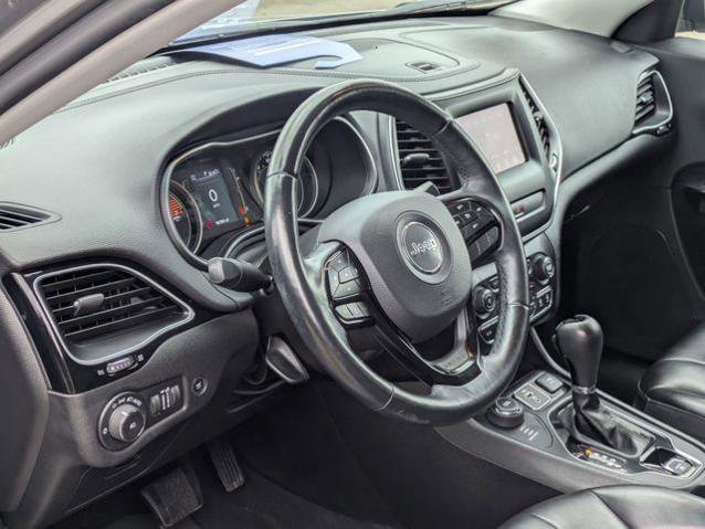 Used 2019 Jeep Cherokee Latitude Plus AWD/4WD image 14