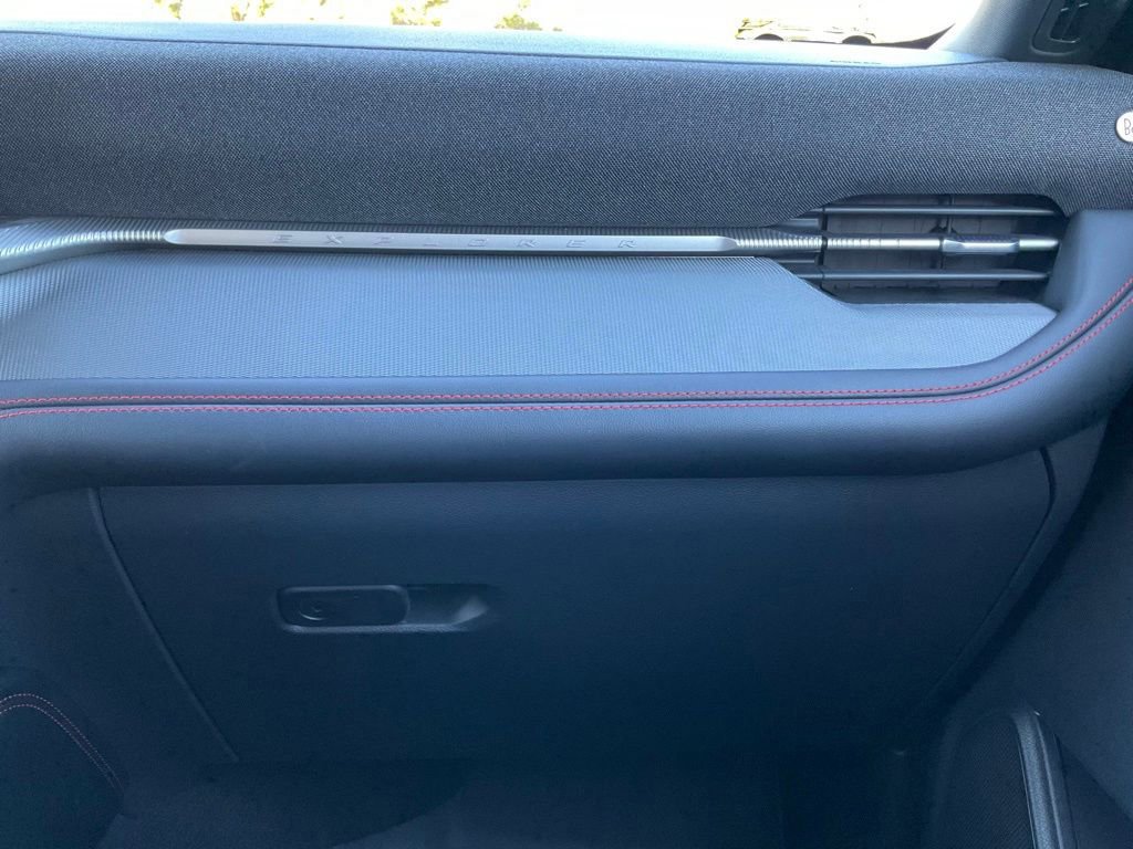 Certified 2025 Ford Explorer ST-Line w/ Premium Package image 52