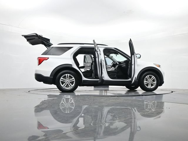 Certified 2021 Ford Explorer XLT RWD image 54