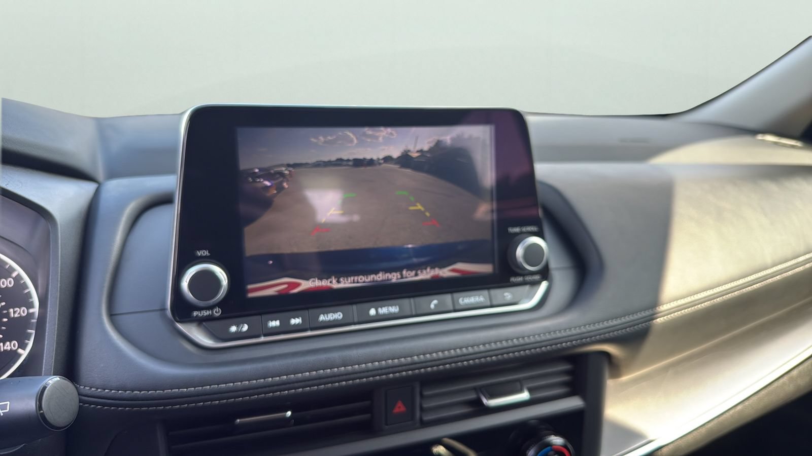 Used 2025 Nissan Rogue SV FWD image 19