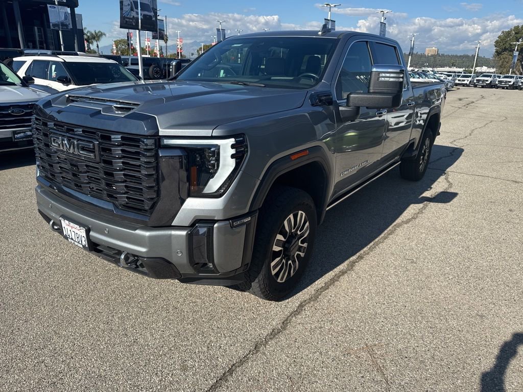 Used 2024 GMC Sierra 2500 Denali Ultimate image 3