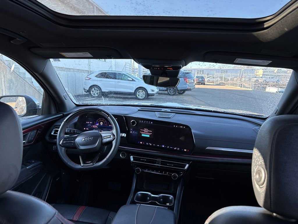 Used 2024 Chevrolet Traverse RS image 10