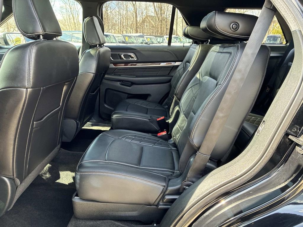 Certified 2018 Ford Explorer Platinum image 16