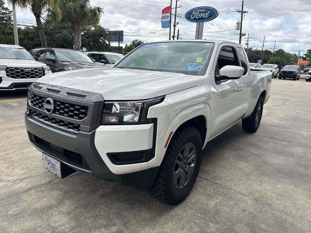 Used 2025 Nissan Frontier SV RWD image 3