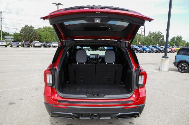 Certified 2025 Ford Explorer ST-Line w/ Premium Package AWD/4WD image 13