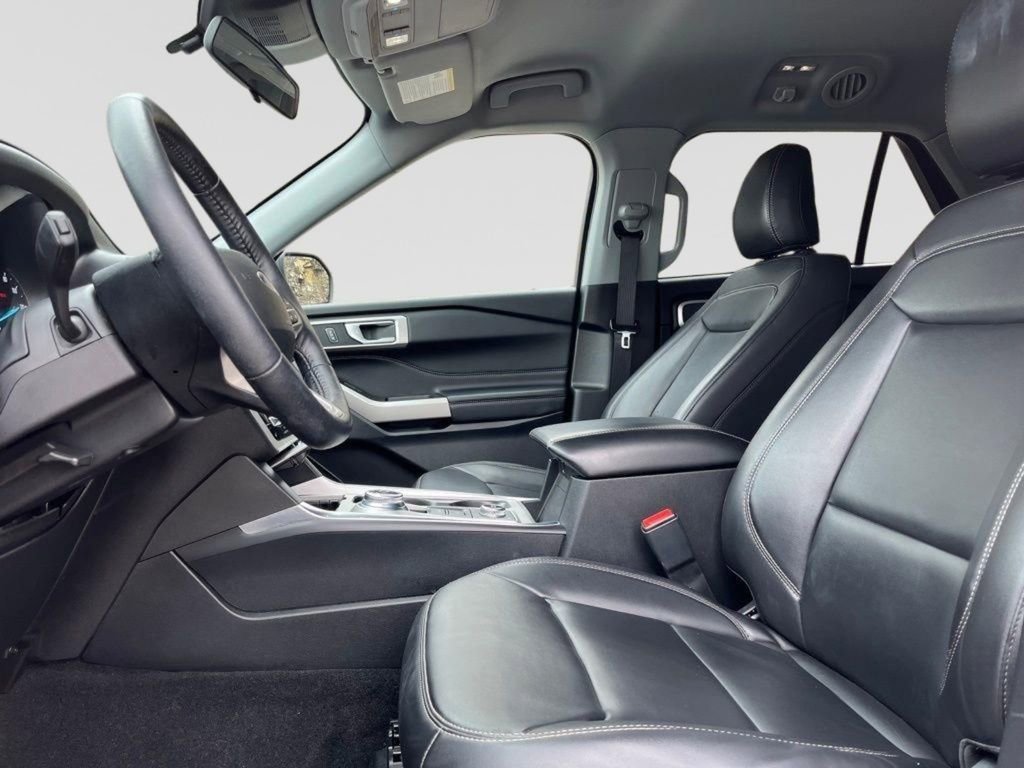 Certified 2023 Ford Explorer XLT w/ Equipment Group 202A AWD/4WD image 19