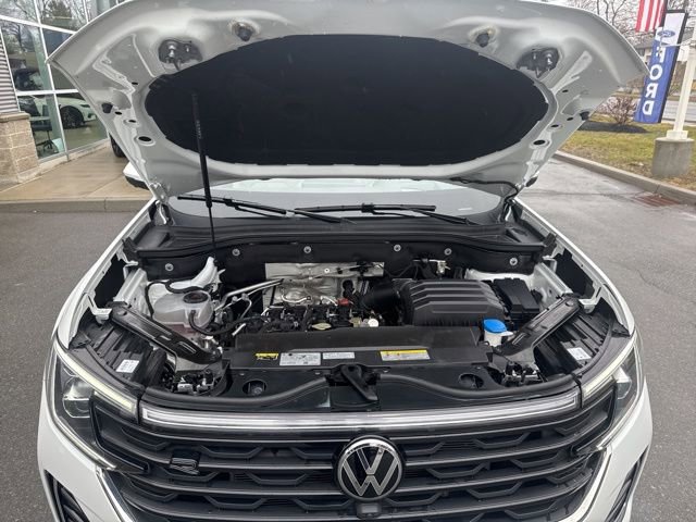 Used 2024 Volkswagen Atlas SEL Premium R-Line AWD/4WD image 17