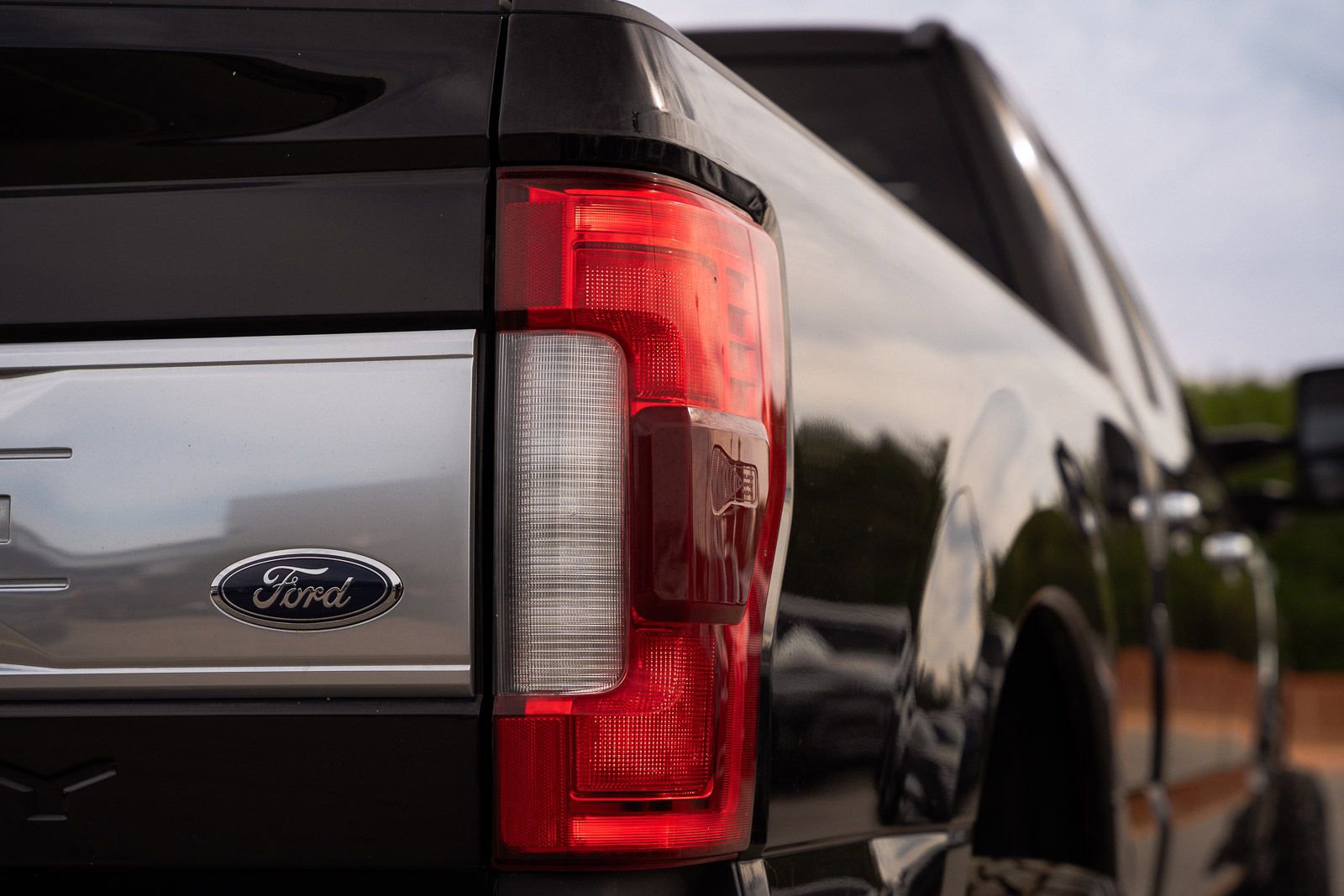 Certified 2019 Ford F250 Platinum w/ Platinum Ultimate Package image 21