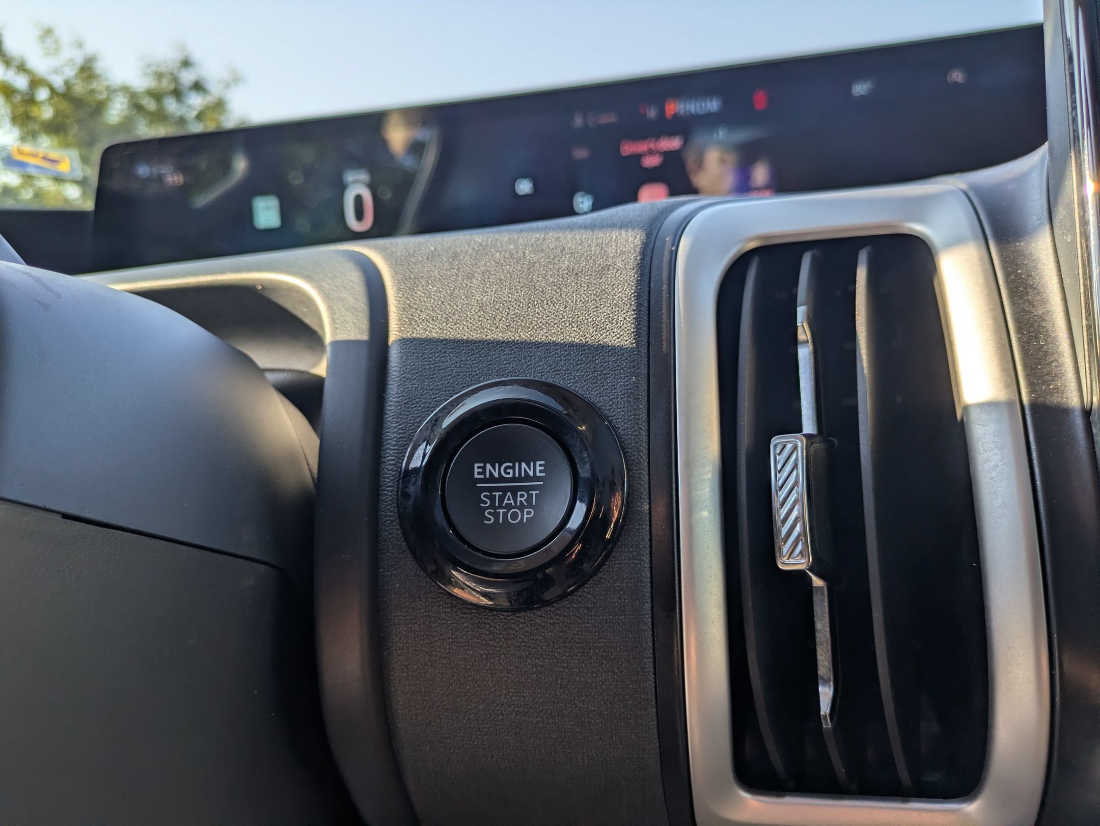 Certified 2025 Ford Expedition Active AWD/4WD image 23