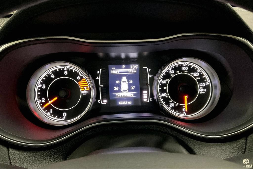 Used 2019 Jeep Cherokee Latitude Plus w/ Comfort/Convenience Group AWD/4WD image 19