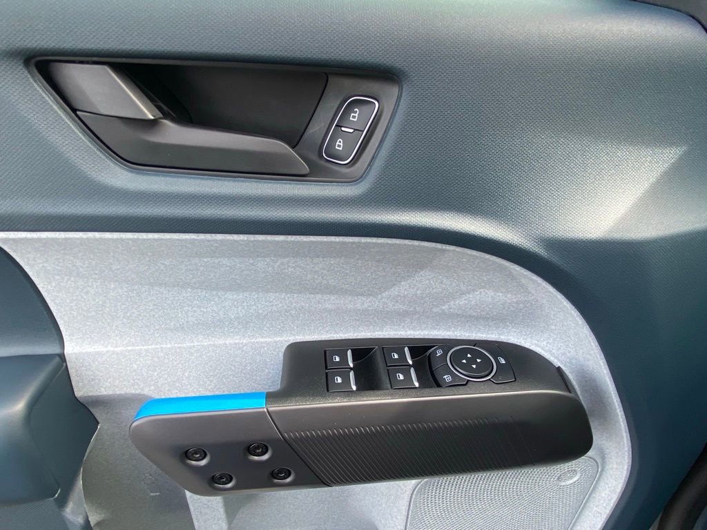 Certified 2025 Ford Maverick XLT w/ XLT Luxury Package image 11