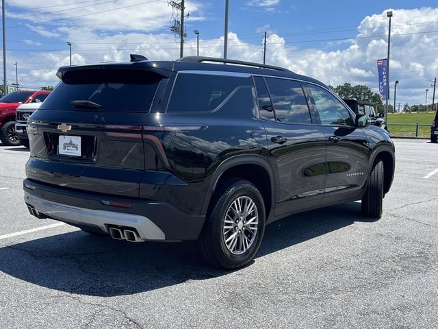 Used 2026 Chevrolet Traverse LT FWD image 3