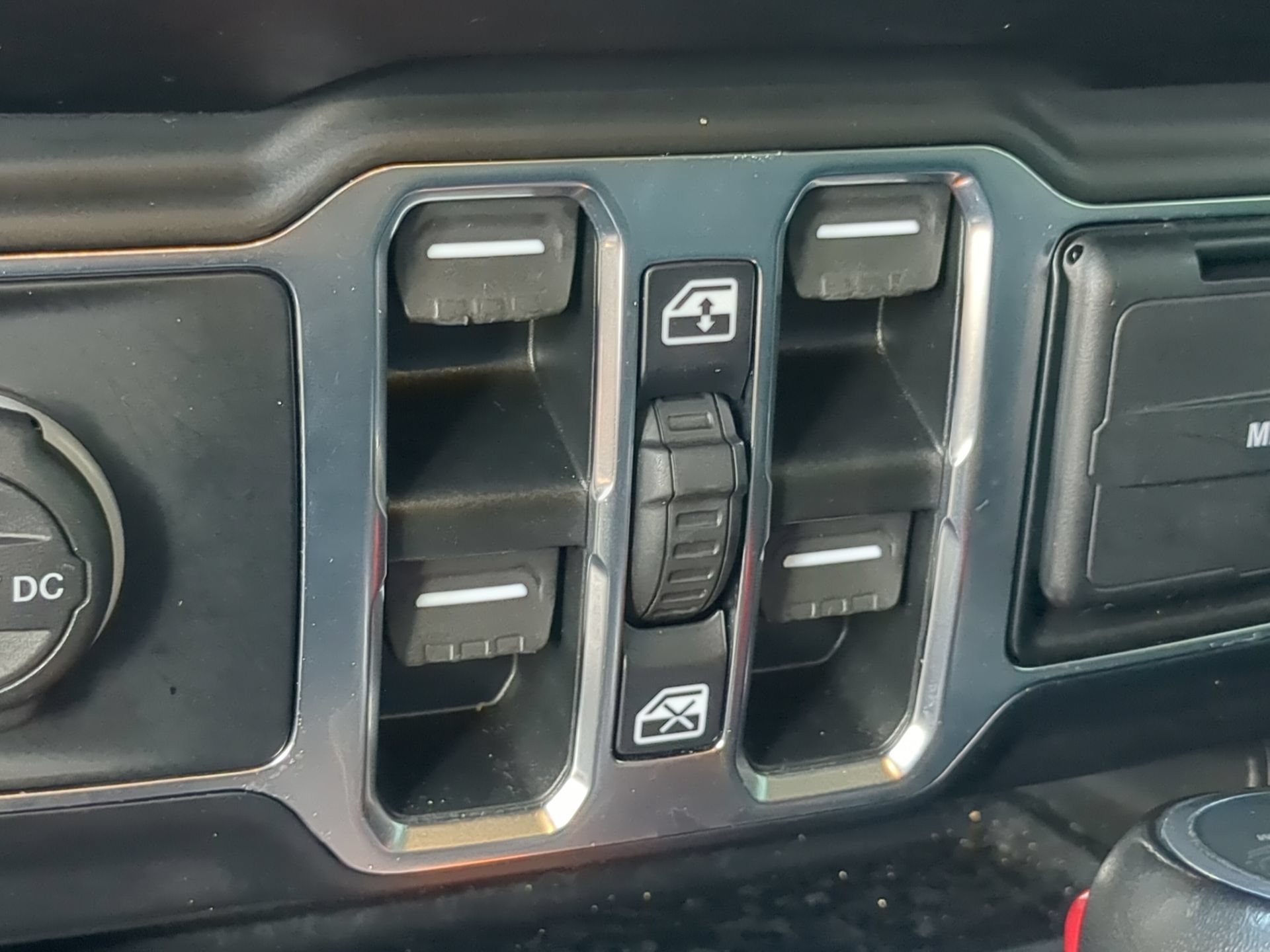 Used 2022 Jeep Gladiator Overland w/ Popular Equipment Package AWD/4WD image 55
