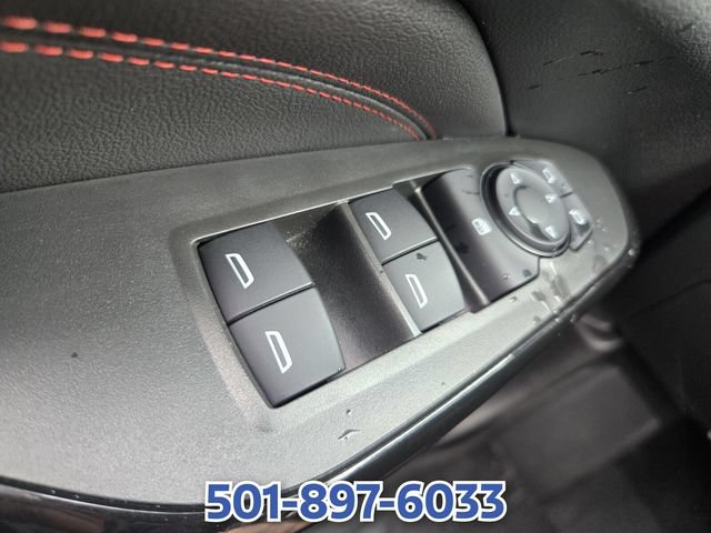 Used 2025 Chevrolet Trax RS w/ Sunroof Package FWD image 31