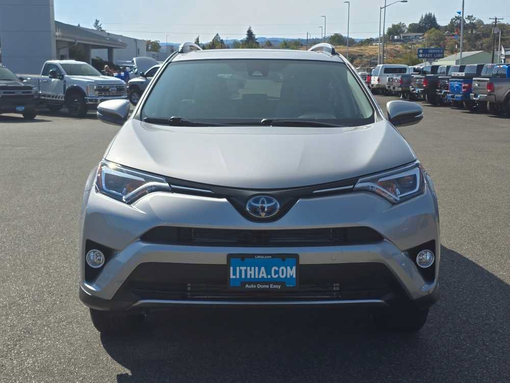 Used 2018 Toyota RAV4 Limited AWD/4WD image 8