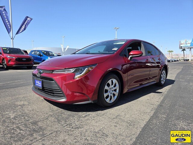 Used 2026 Toyota Corolla LE FWD image 2