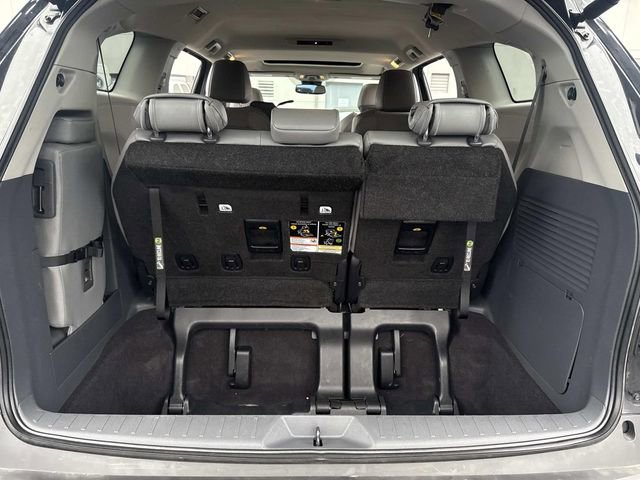 Used 2024 Toyota Sienna XLE image 7