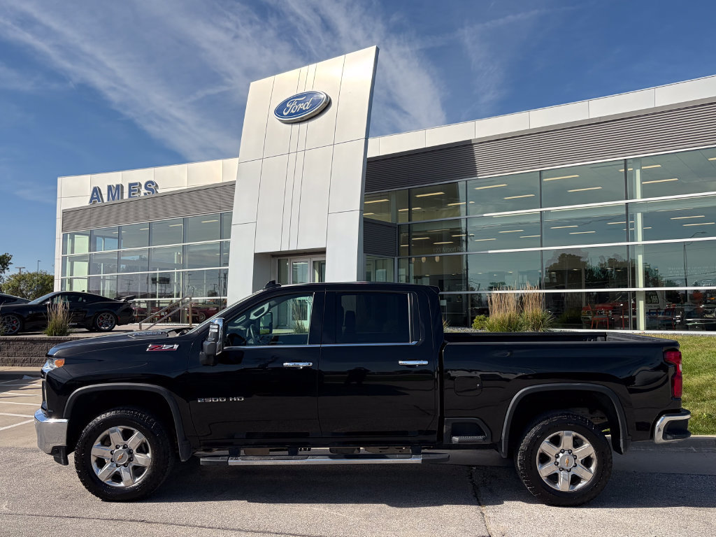 Used 2023 Chevrolet Silverado 2500 LTZ w/ LTZ Plus Package AWD/4WD image 3