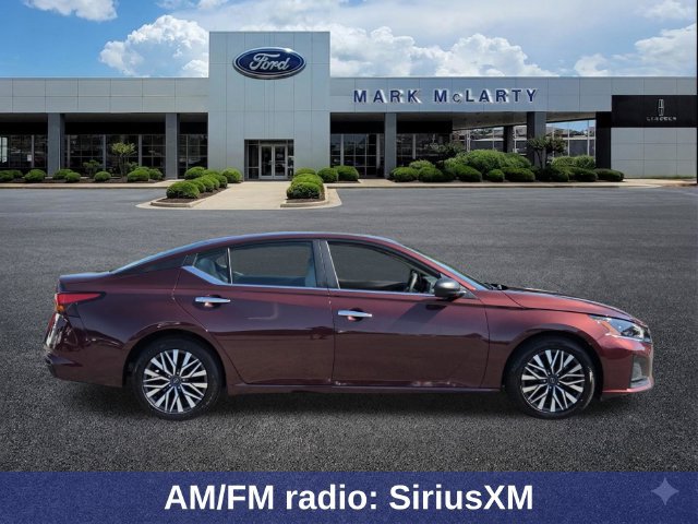 Used 2025 Nissan Altima 2.5 SV FWD image 7