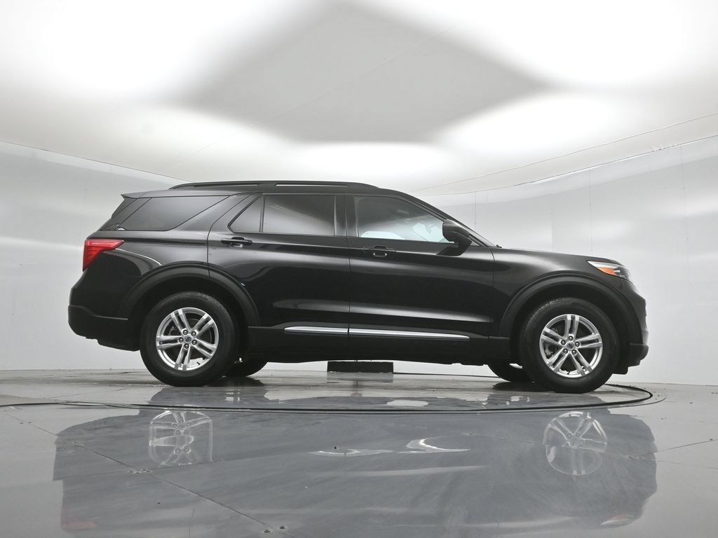 Certified 2023 Ford Explorer XLT RWD image 45