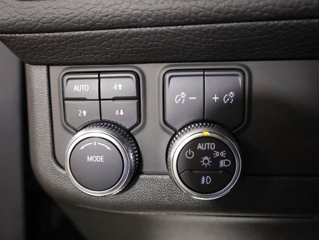 Used 2024 GMC Yukon XL Denali AWD/4WD image 25
