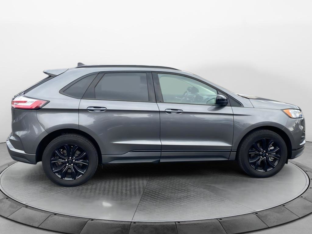 Certified 2022 Ford Edge SE w/ Black Appearance Package AWD/4WD image 7