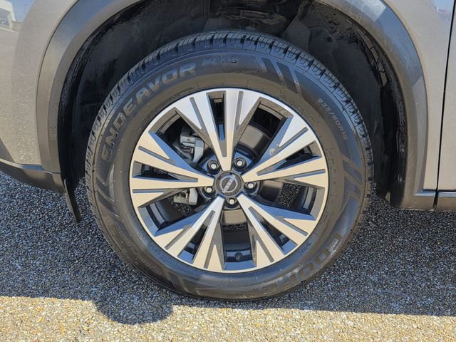 Used 2023 Nissan Rogue SV image 29