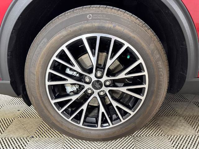 Certified 2025 Ford Escape SE w/ PHEV Premium Package FWD image 11